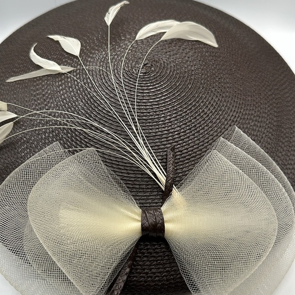 Stunning brown straw hat with cream bow and feather stems - Picture 4 of 6